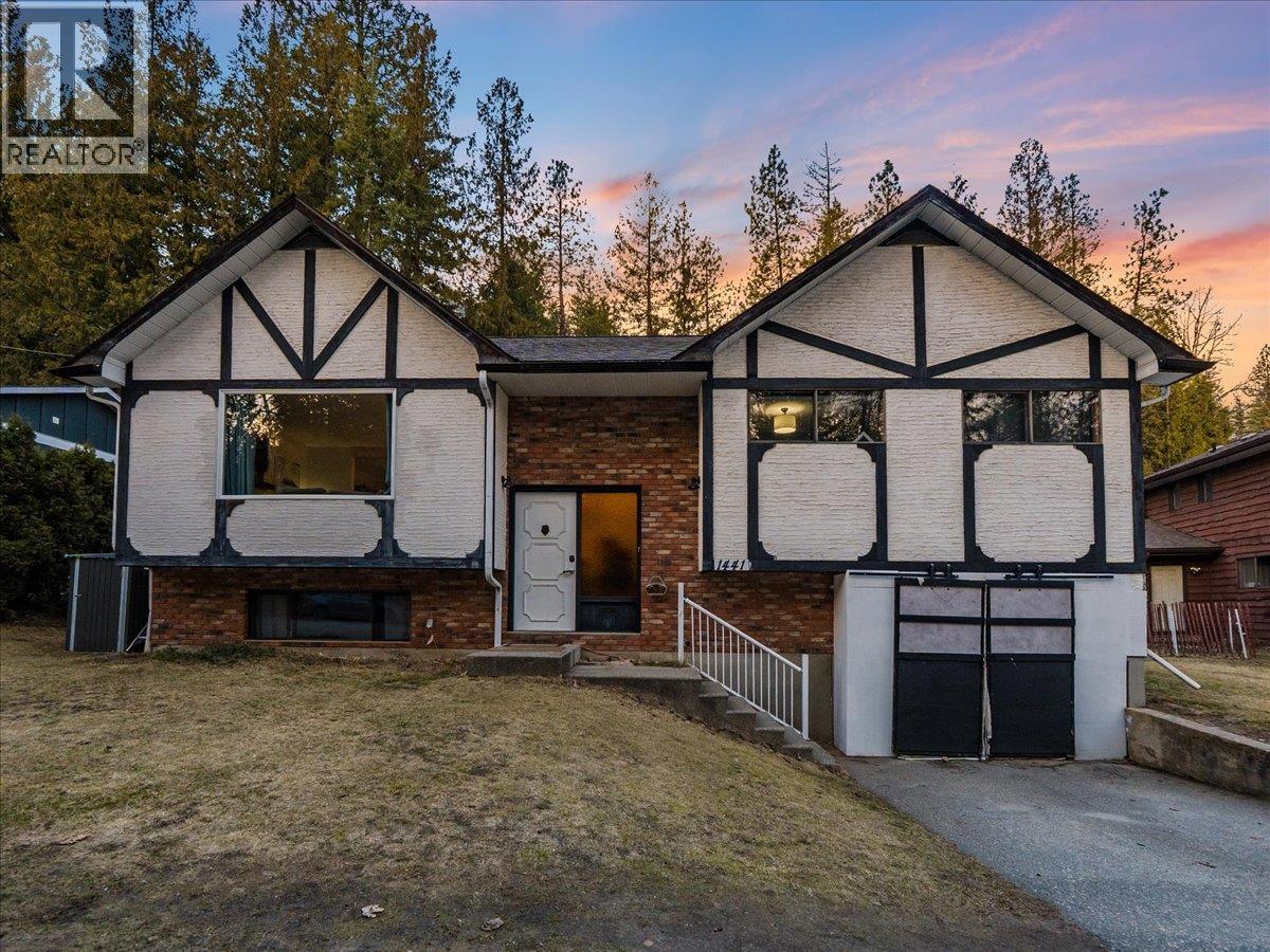 1441 Meadowbrook Drive, Castlegar