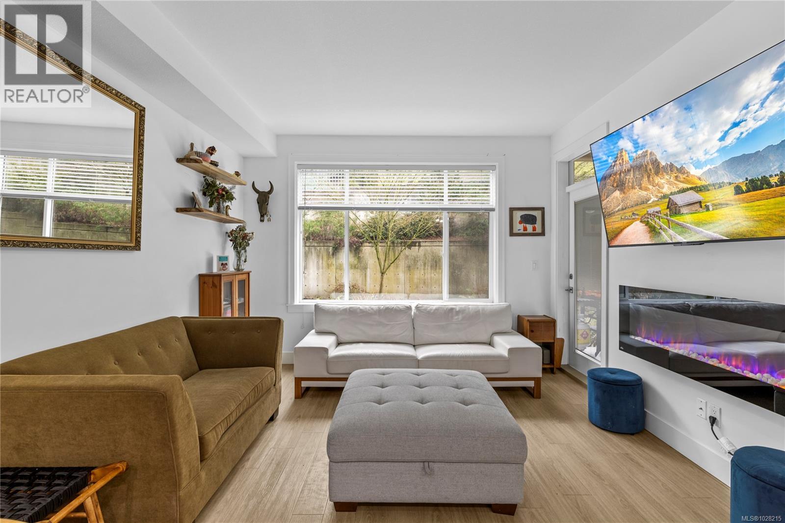 #117 4960 SONGBIRD PL - Image 2