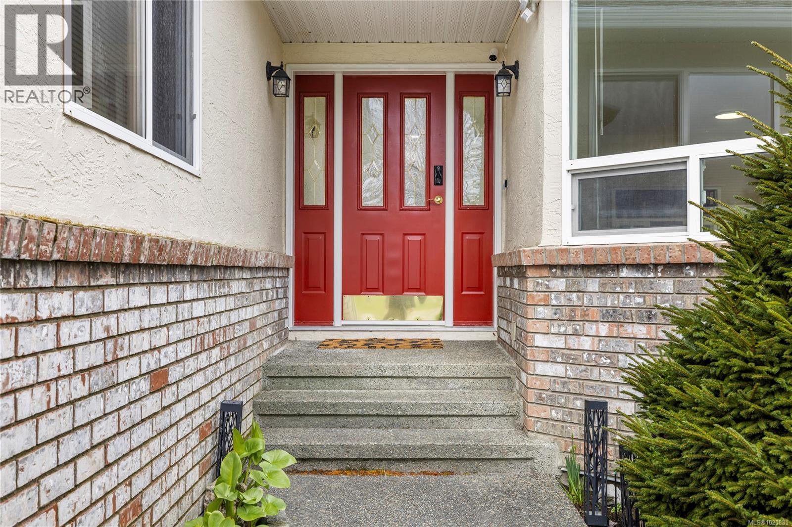 47 Magnolia Dr, Parksville