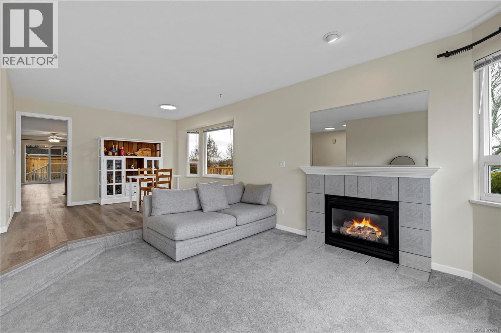 47 Magnolia Dr, Parksville