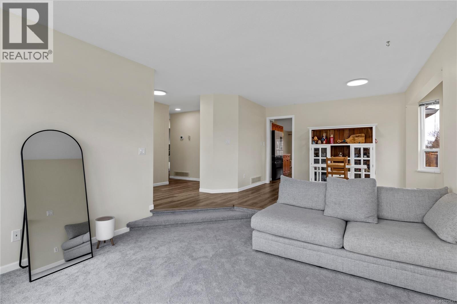 47 Magnolia Dr, Parksville