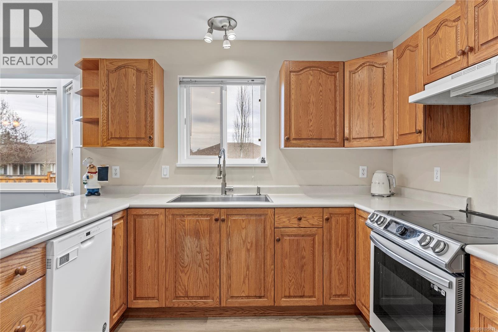 47 Magnolia Dr, Parksville