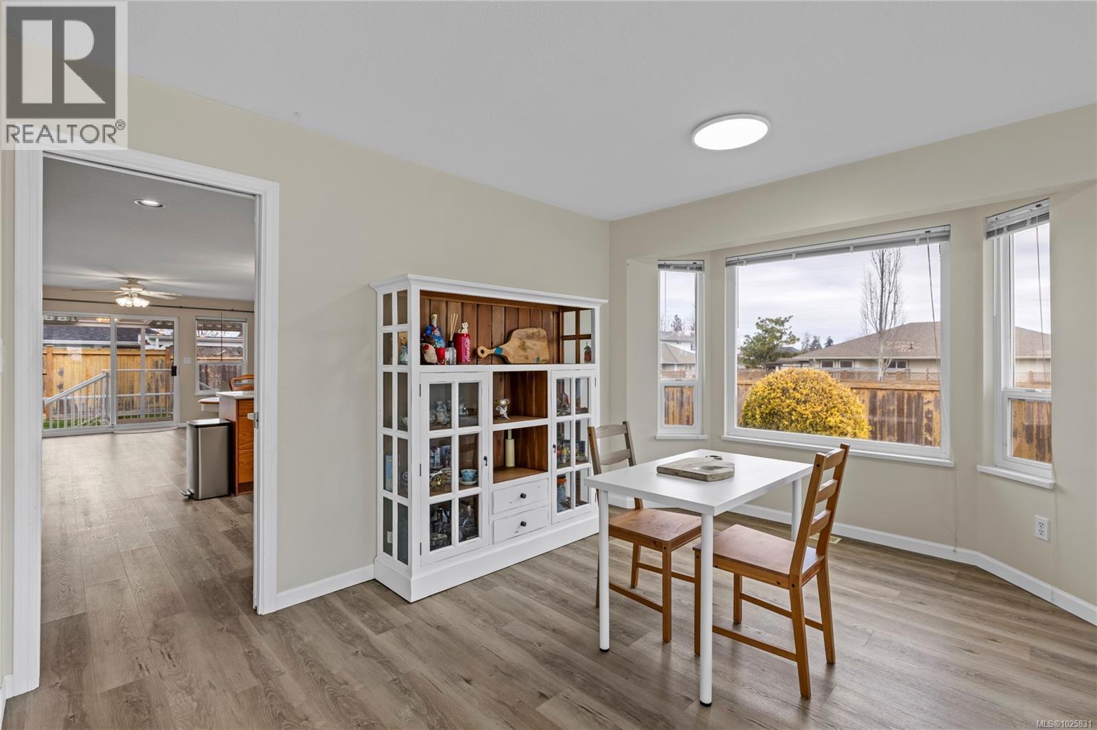 47 Magnolia Dr, Parksville