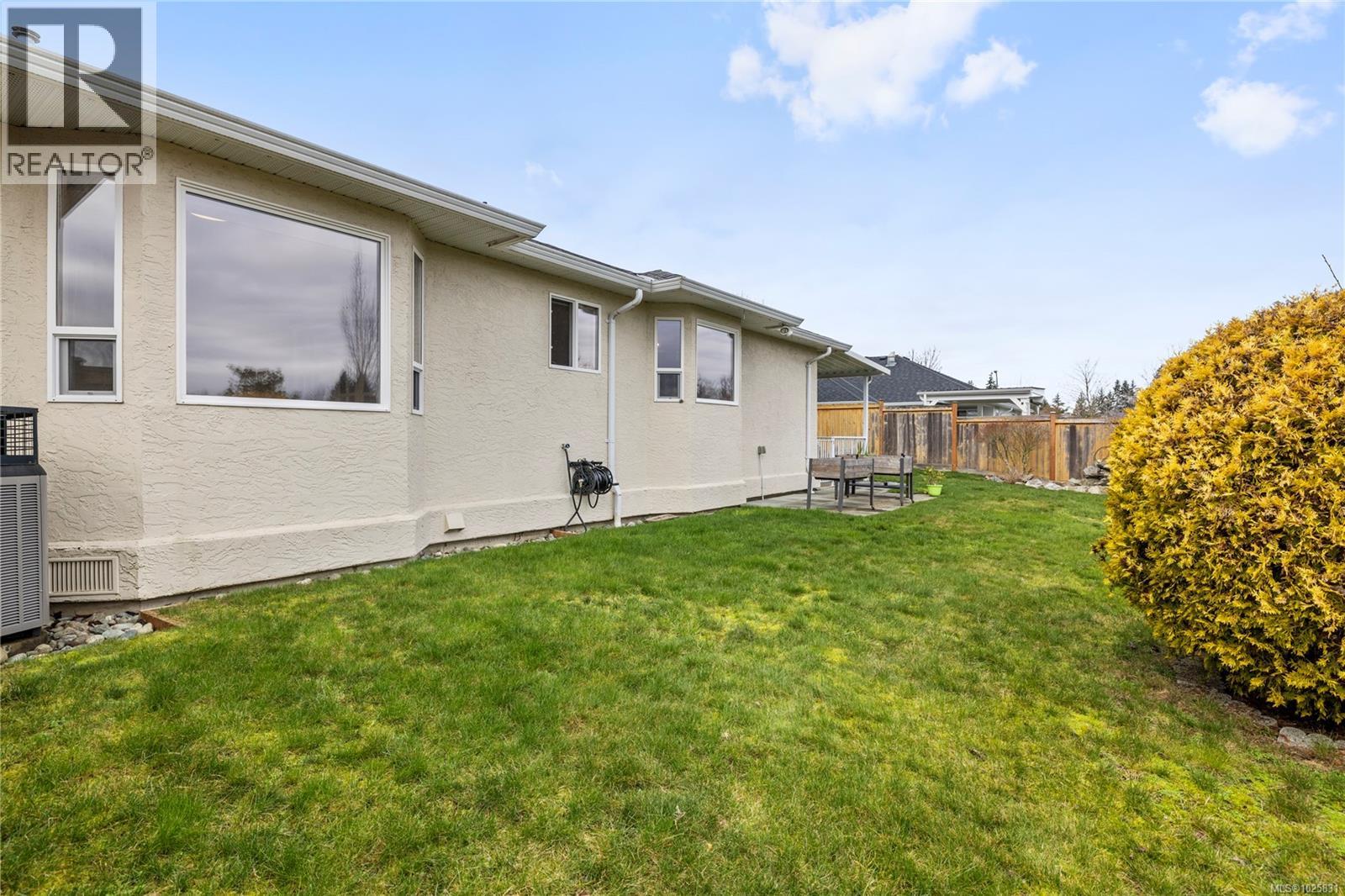 47 Magnolia Dr, Parksville