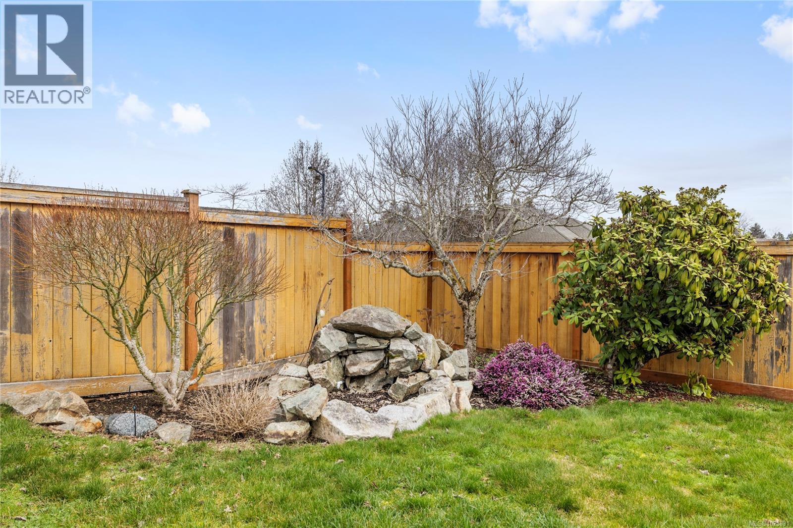 47 Magnolia Dr, Parksville