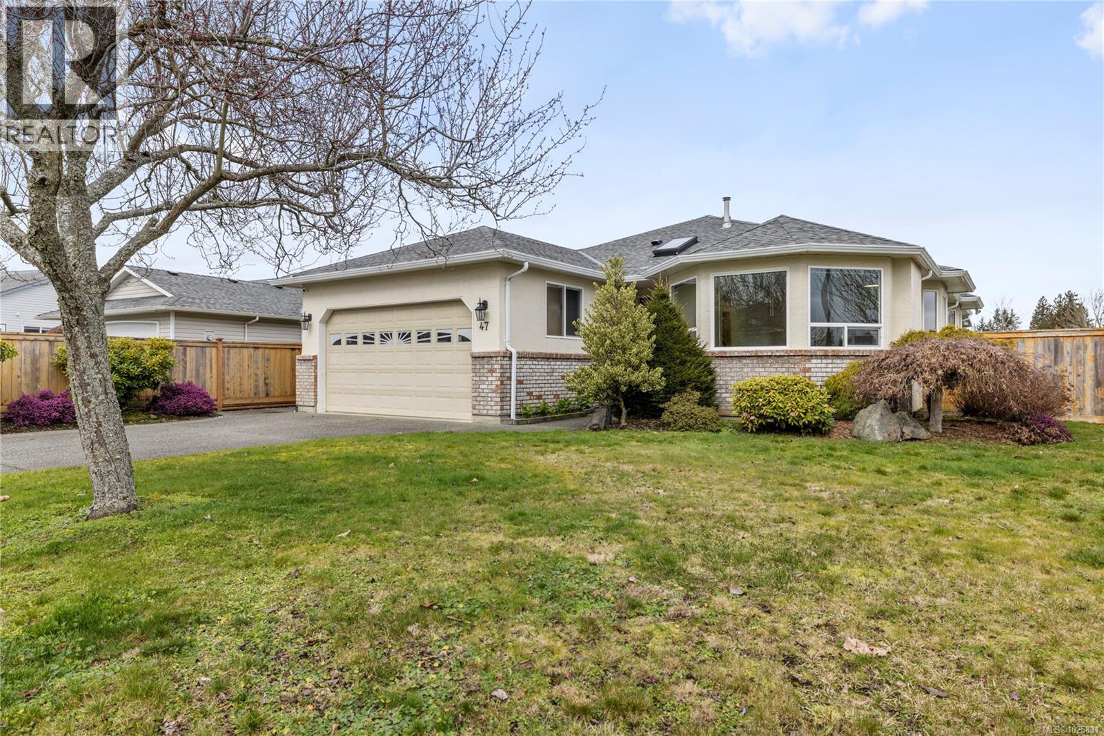 47 Magnolia Dr, Parksville