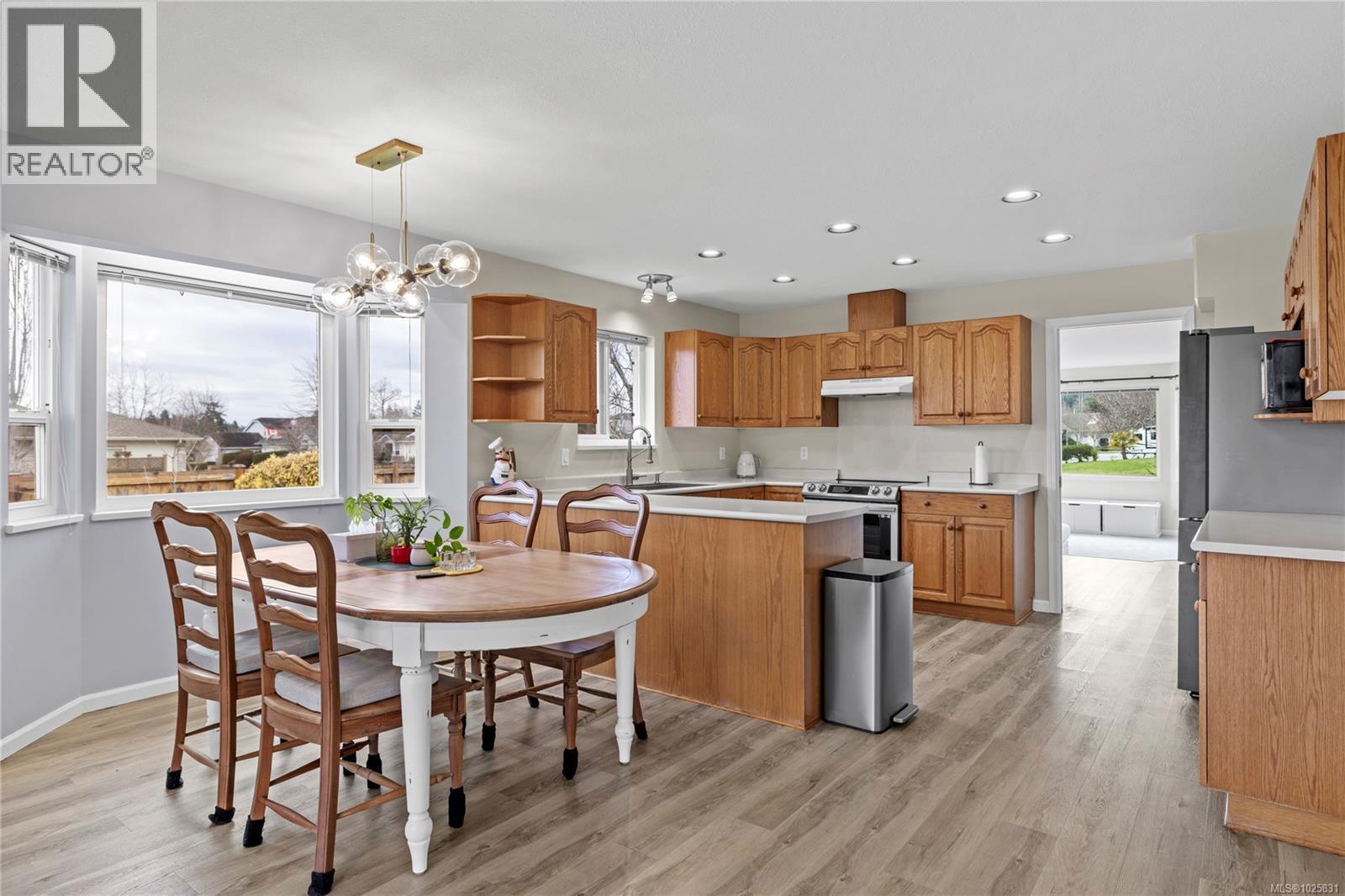 47 Magnolia Dr, Parksville