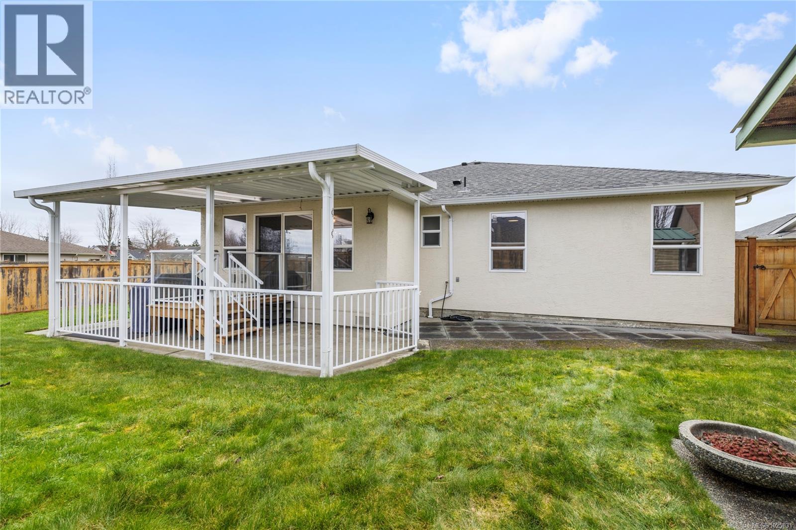 47 Magnolia Dr, Parksville