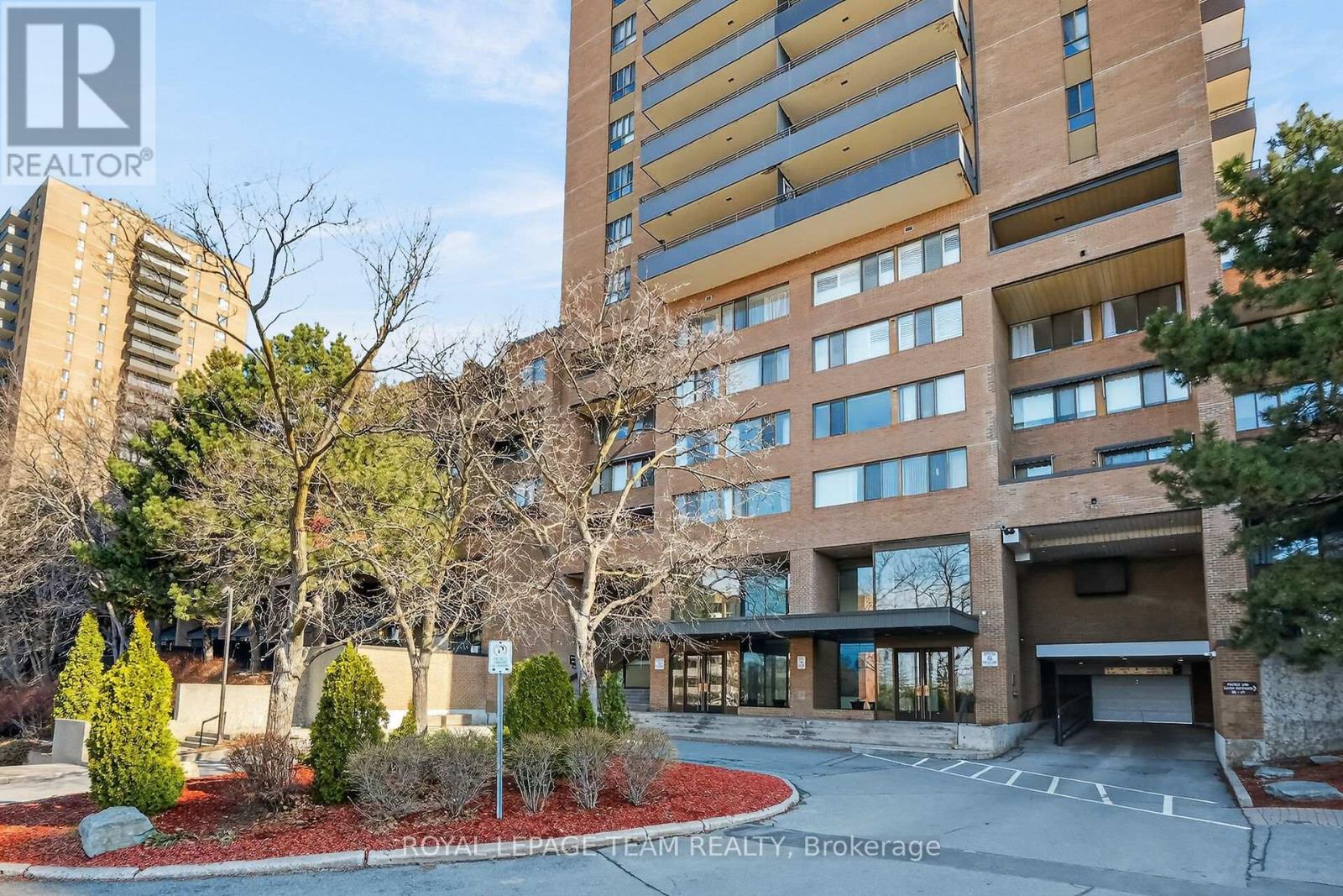 Many building amenities!