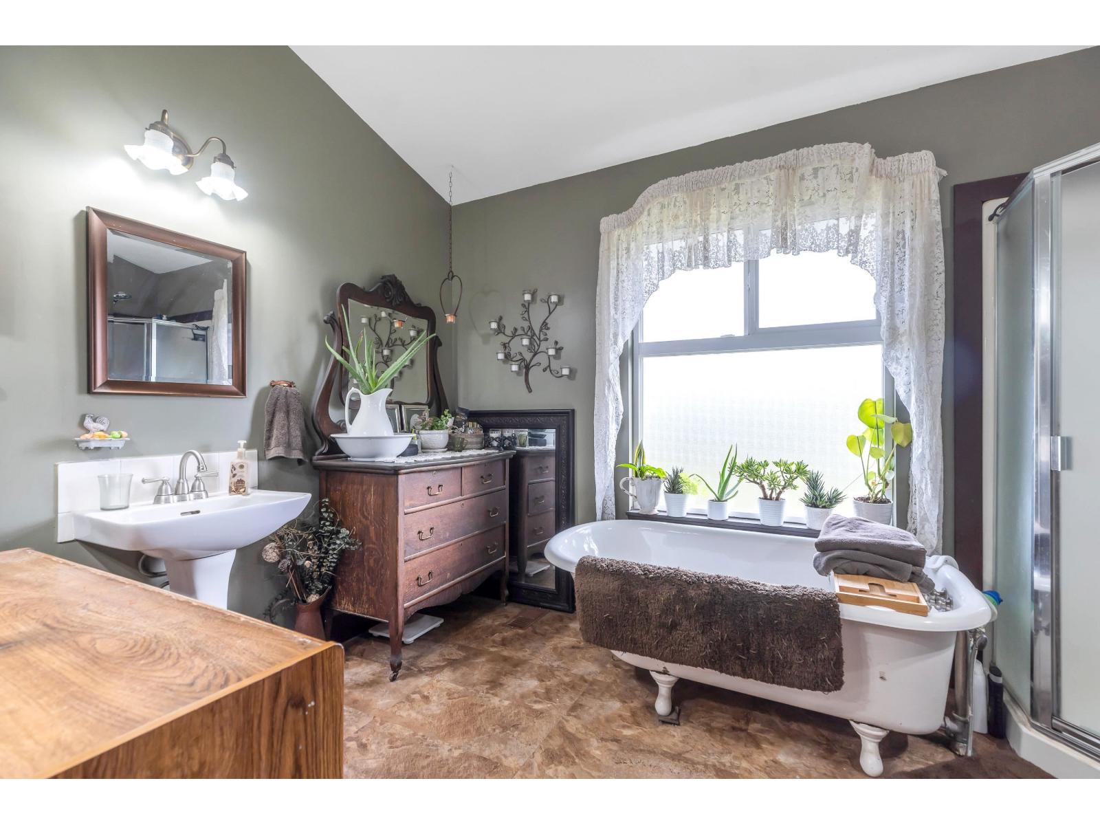 21293 96 AVENUE, Langley