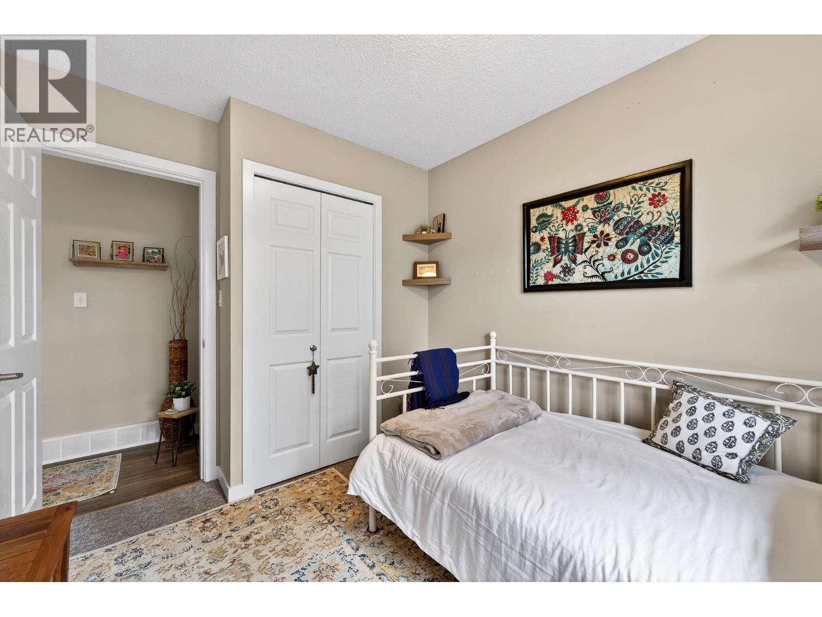 694&696 Lombard Street - 49