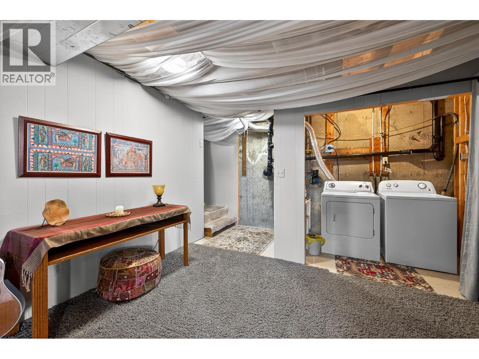 694&696 Lombard Street - 53