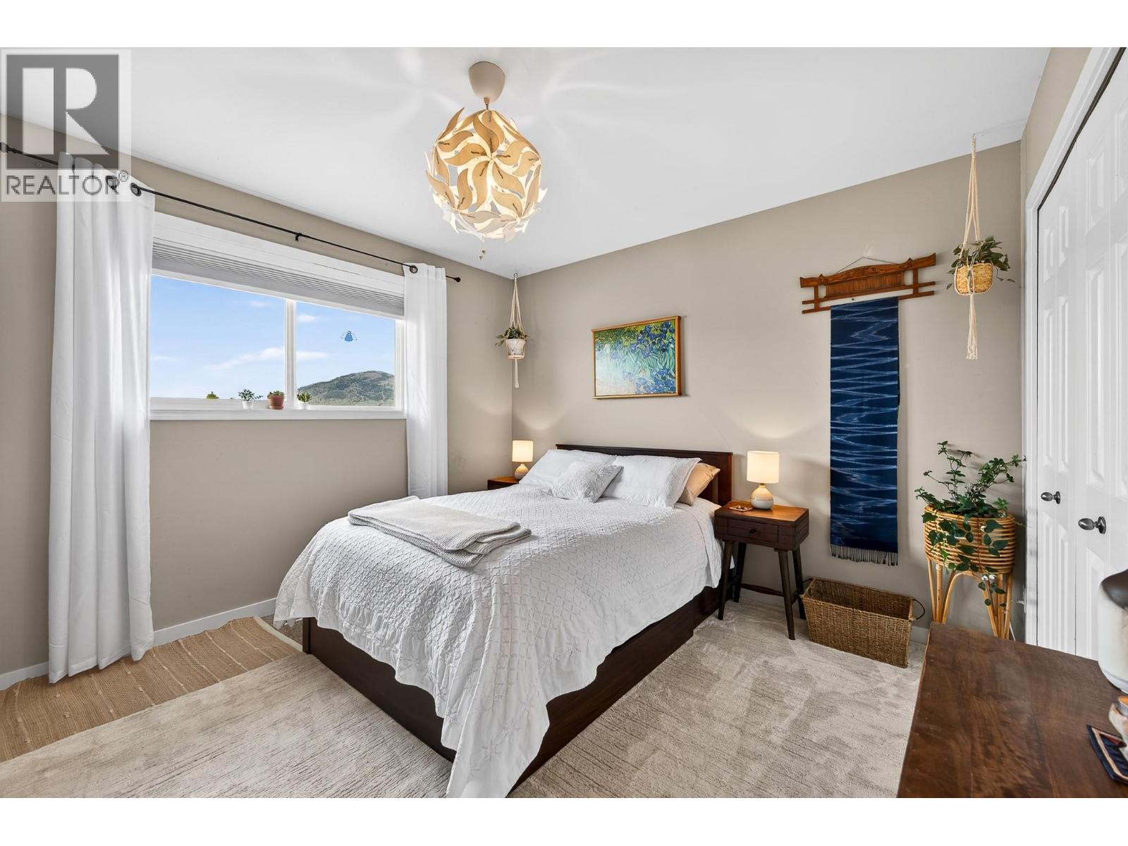 694&696 Lombard Street - 46