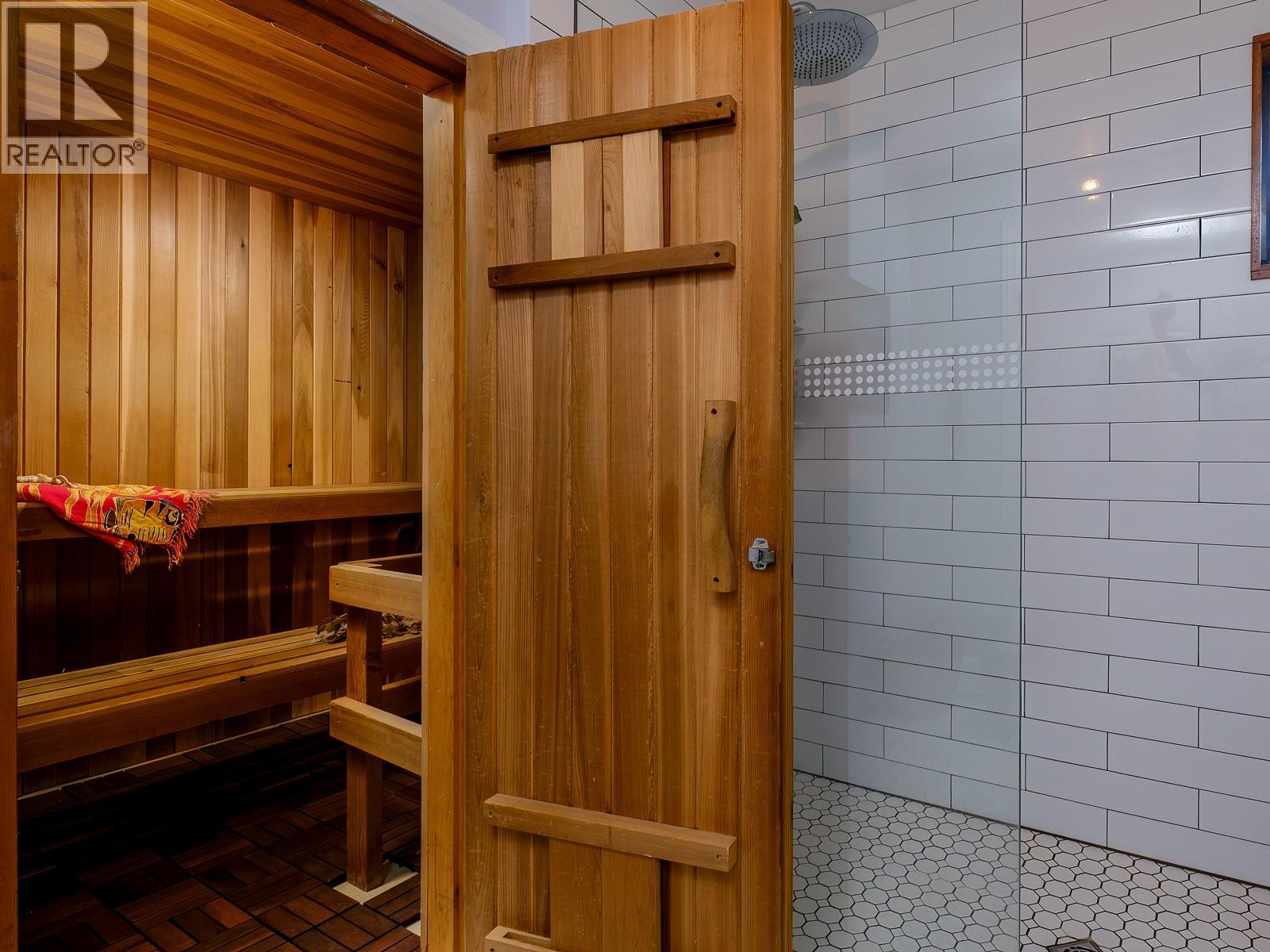 1190 Black Bear Drive, Rossland