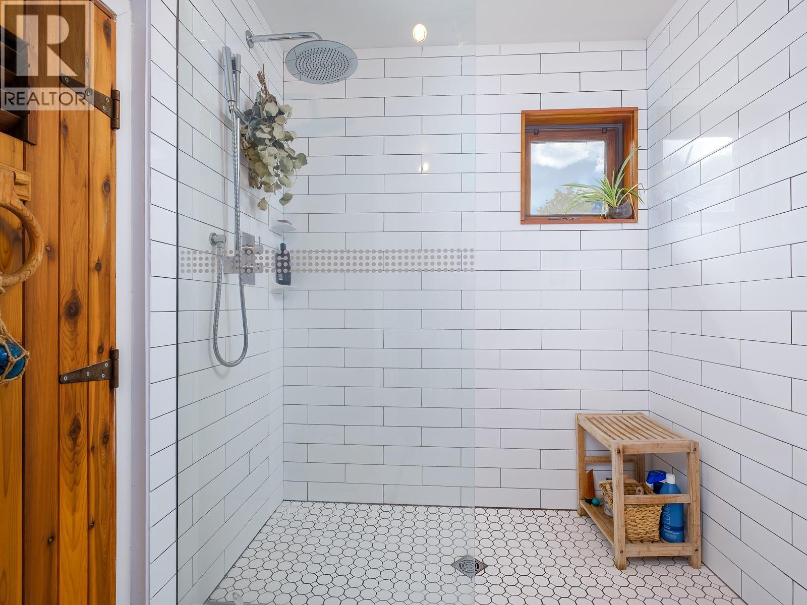 1190 Black Bear Drive, Rossland