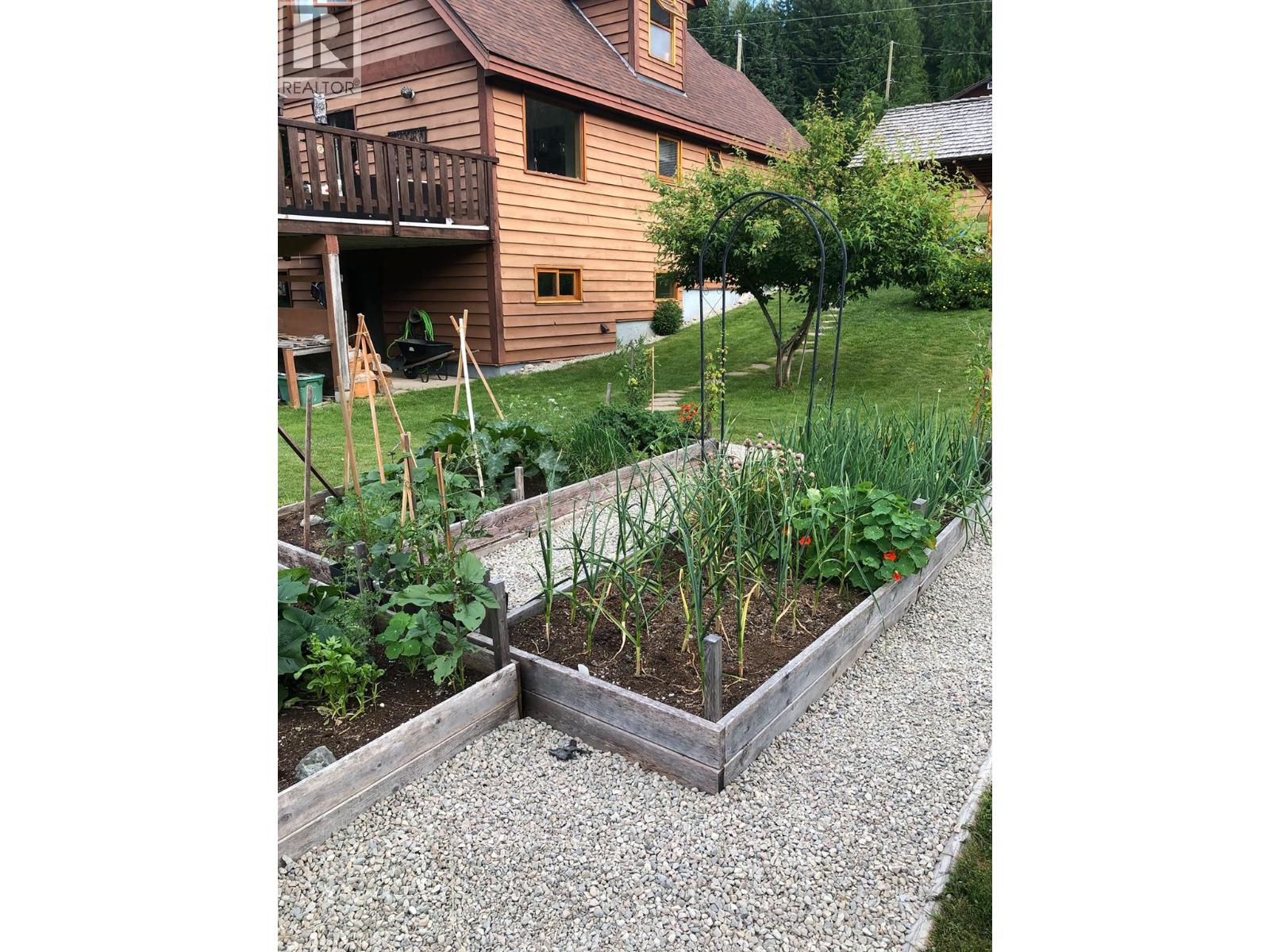 1190 Black Bear Drive, Rossland