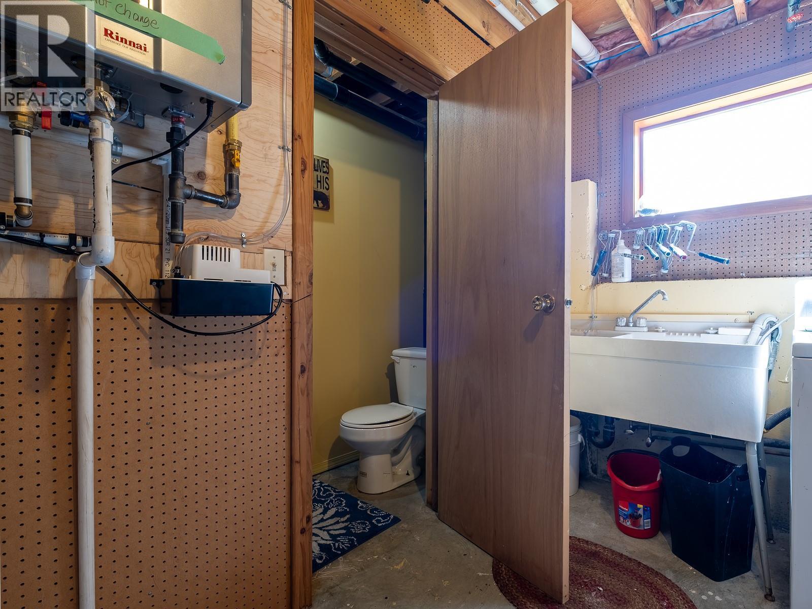 1190 Black Bear Drive, Rossland