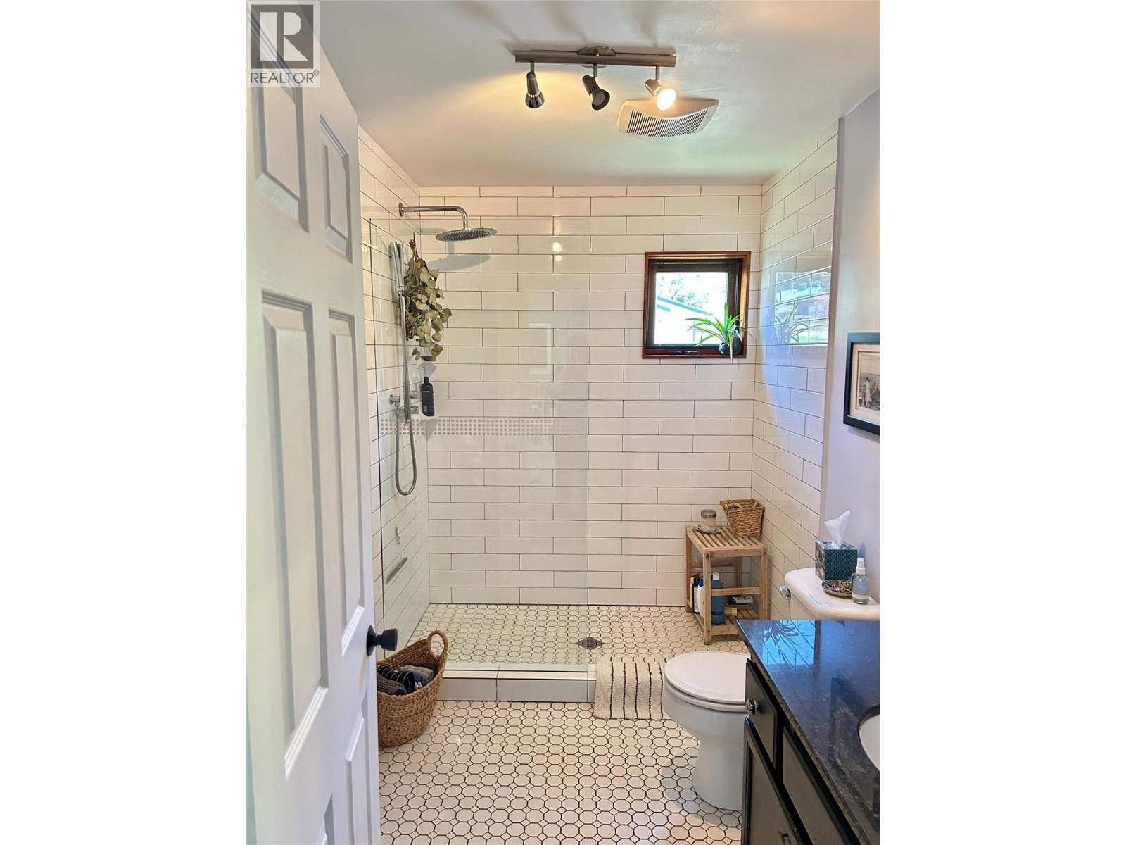 1190 Black Bear Drive, Rossland