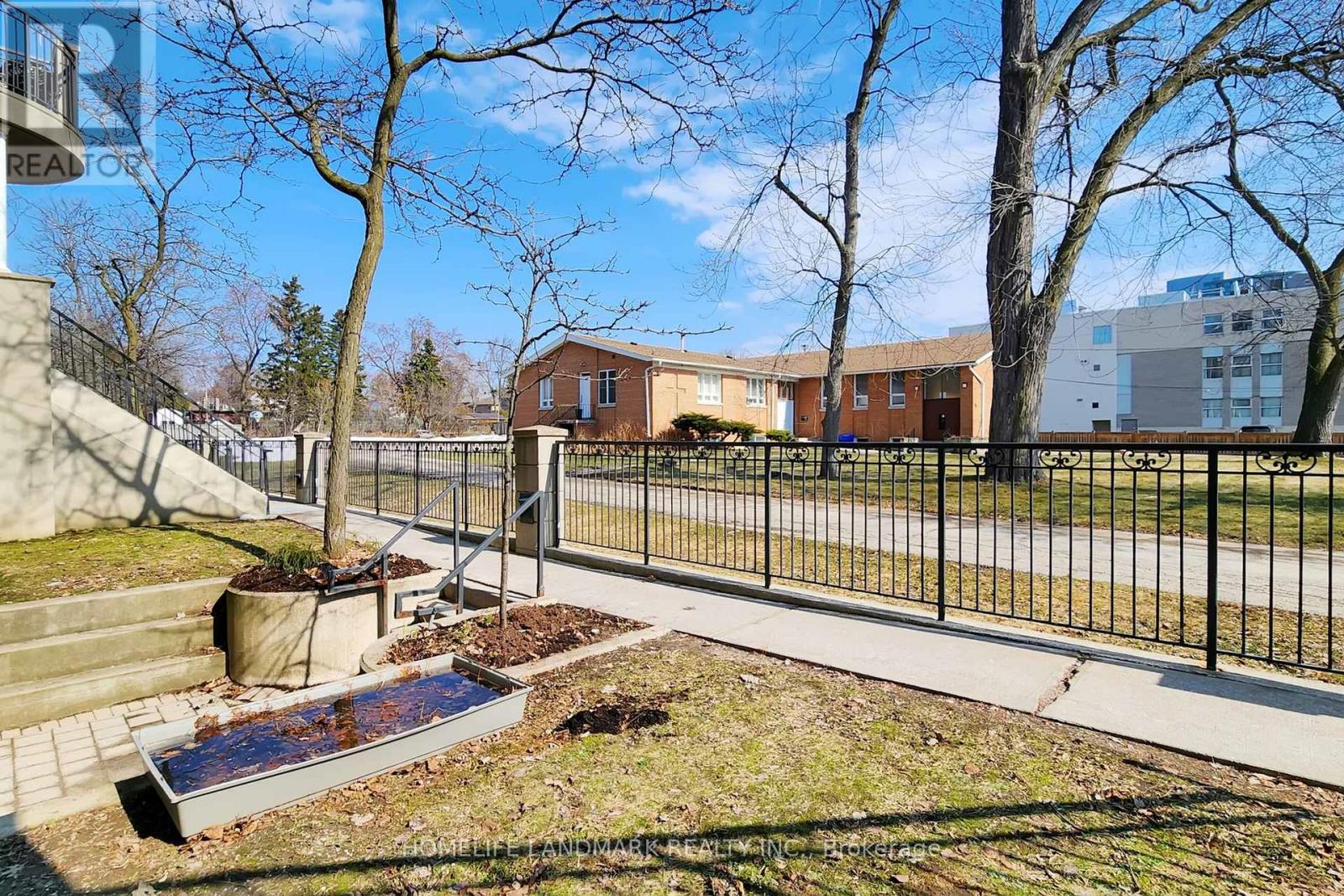 #C17 108 FINCH AVENUE W - 10