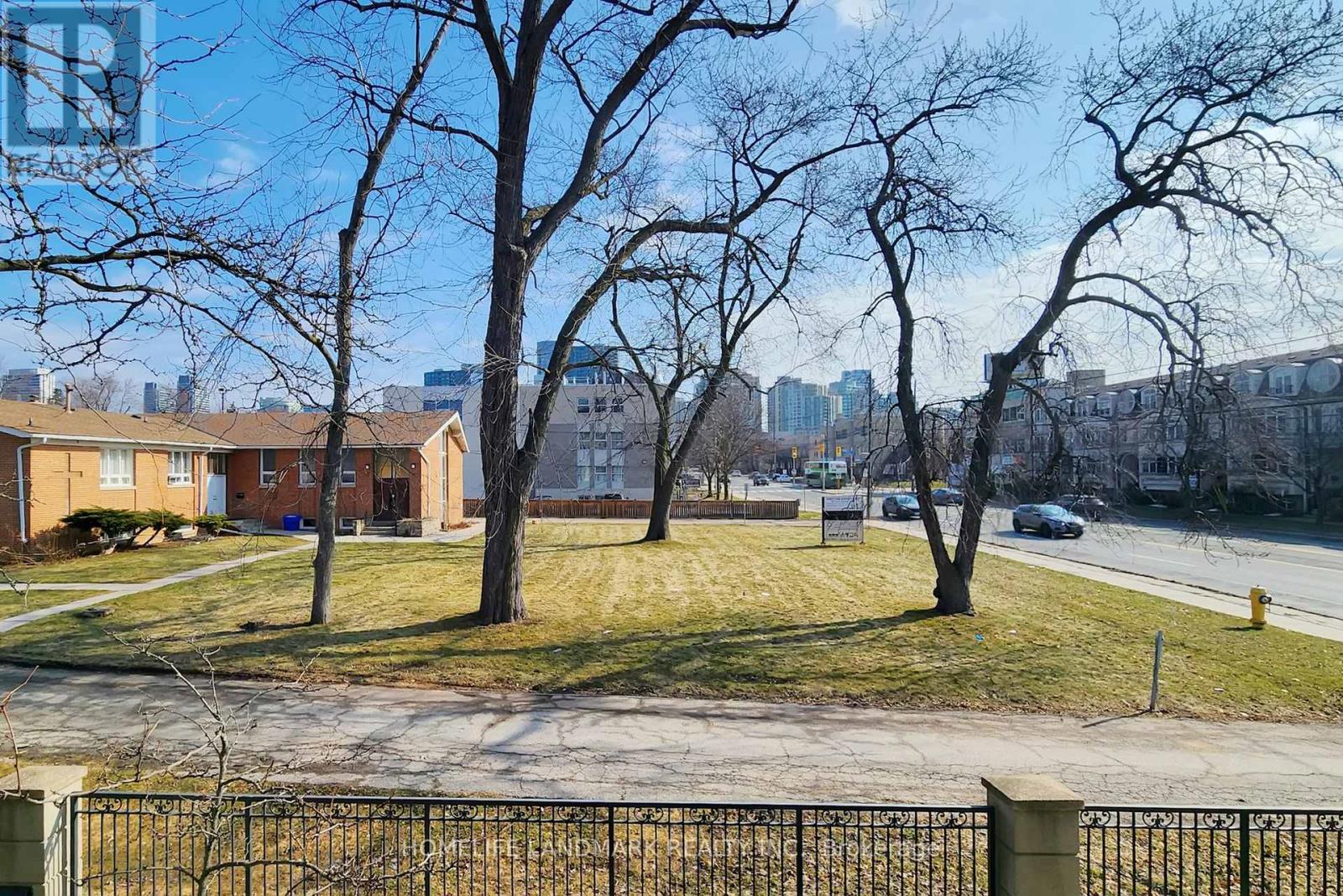 #C17 108 FINCH AVENUE W - 12