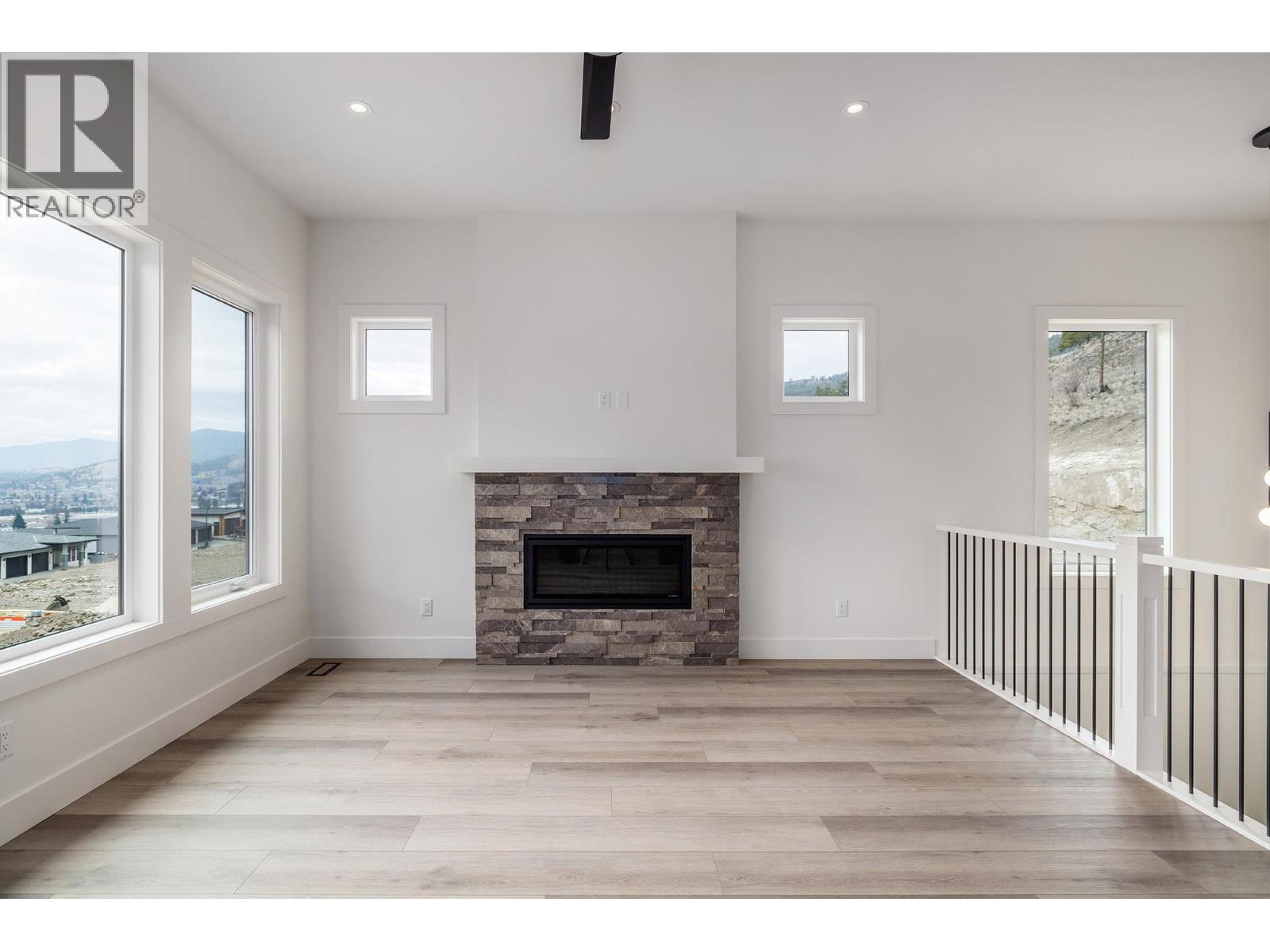 17567 Dickinson Place, Summerland