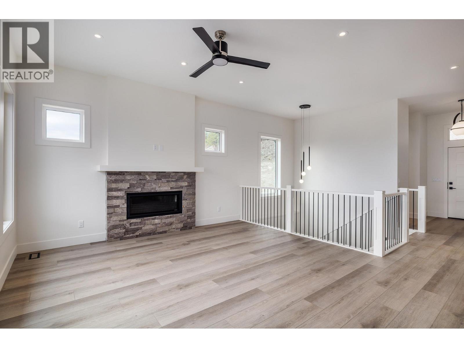 17567 Dickinson Place, Summerland