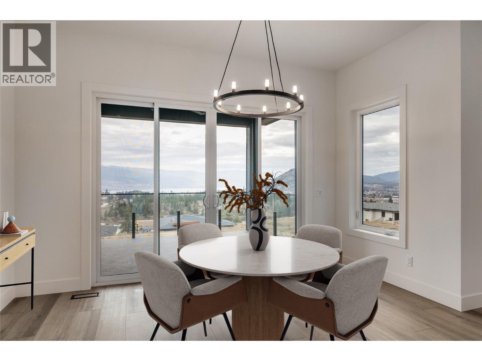 17567 Dickinson Place, Summerland