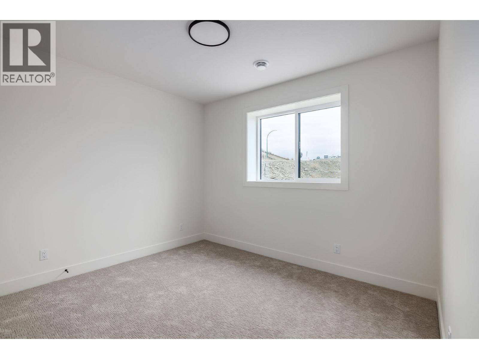 17567 Dickinson Place, Summerland