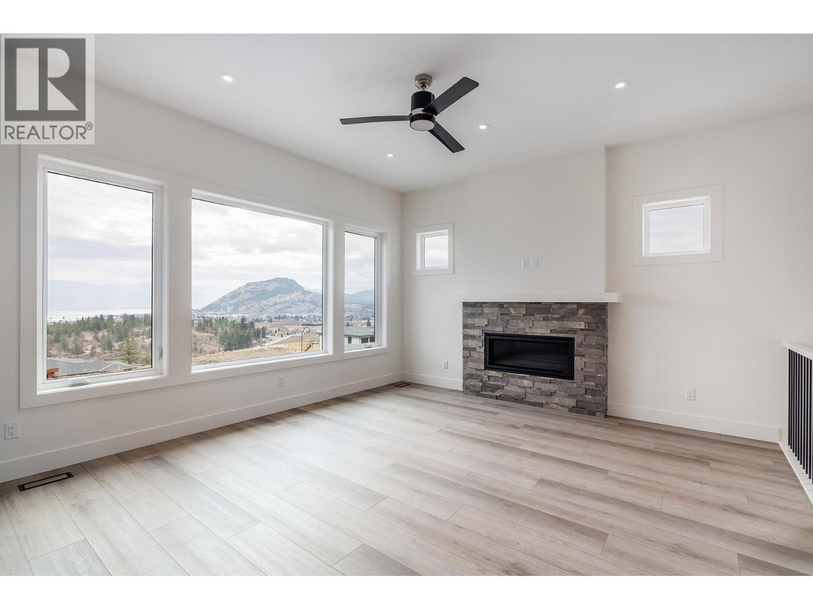 17567 Dickinson Place, Summerland