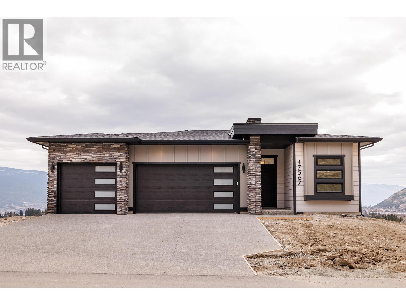 17567 Dickinson Place, Summerland