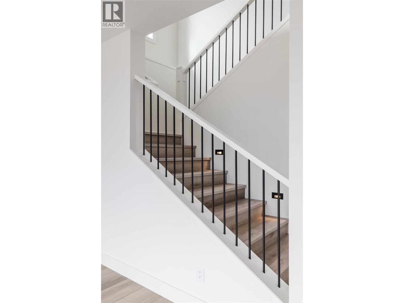 17567 Dickinson Place, Summerland