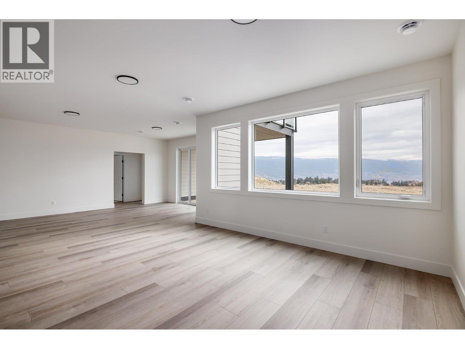 17567 Dickinson Place, Summerland