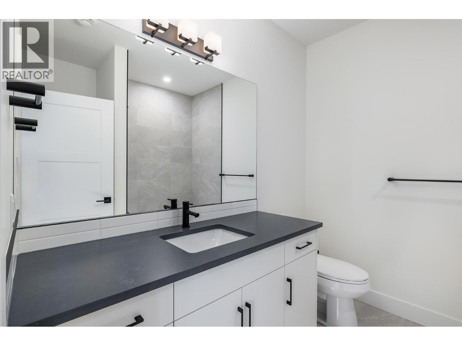 17567 Dickinson Place, Summerland