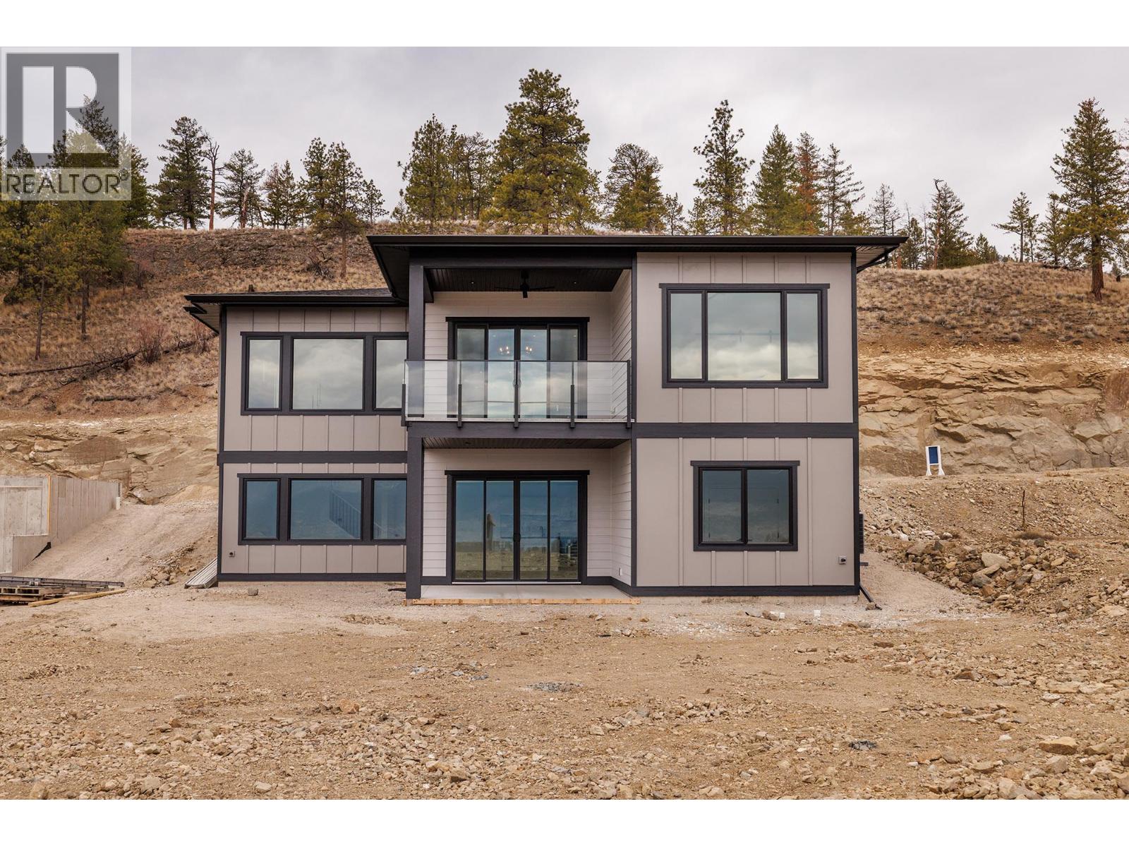 17567 Dickinson Place, Summerland