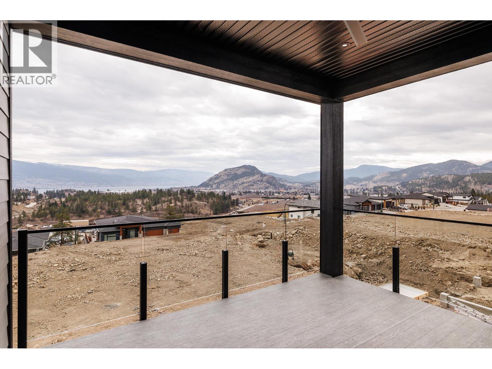 17567 Dickinson Place, Summerland