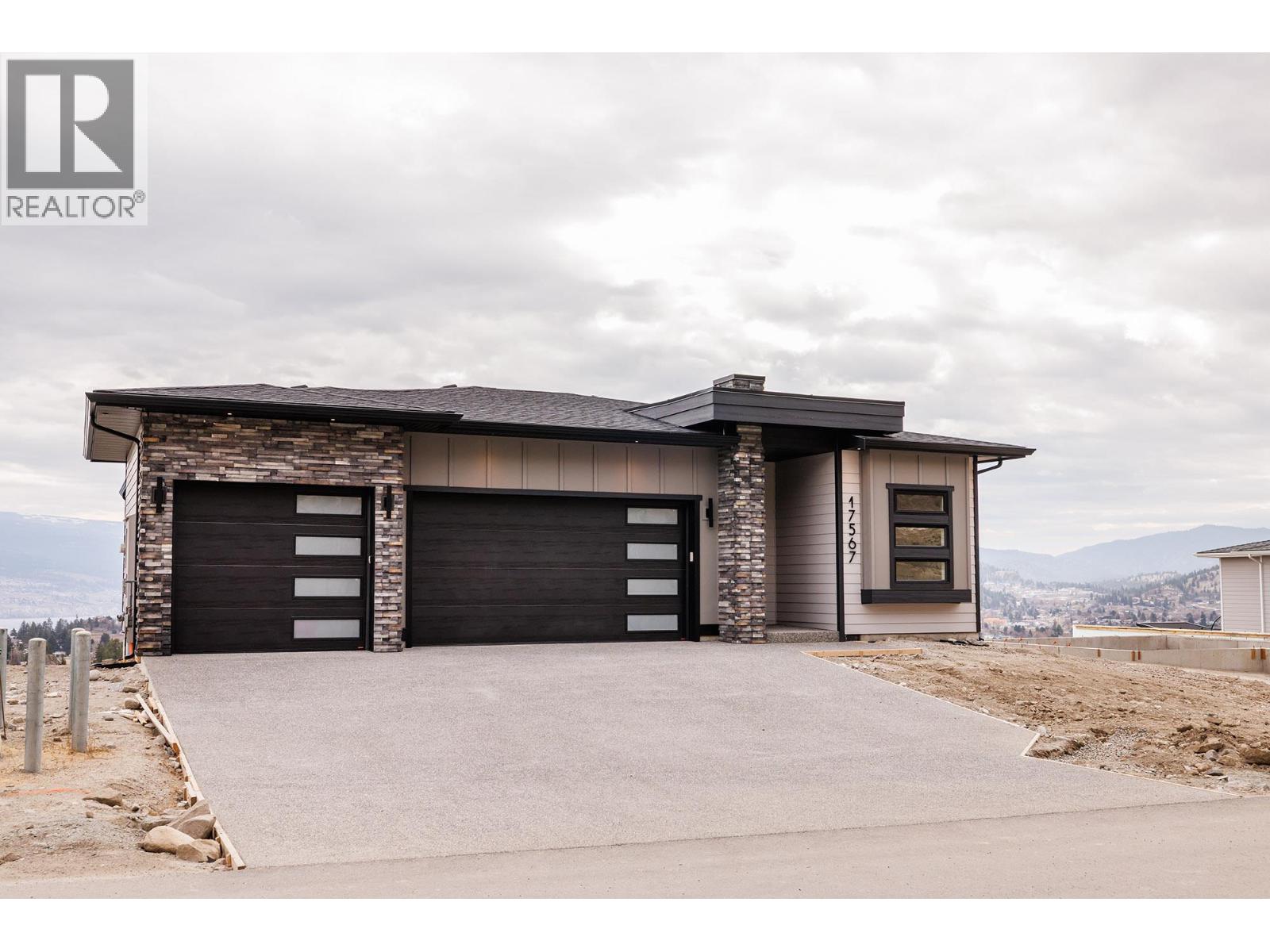 17567 Dickinson Place, Summerland