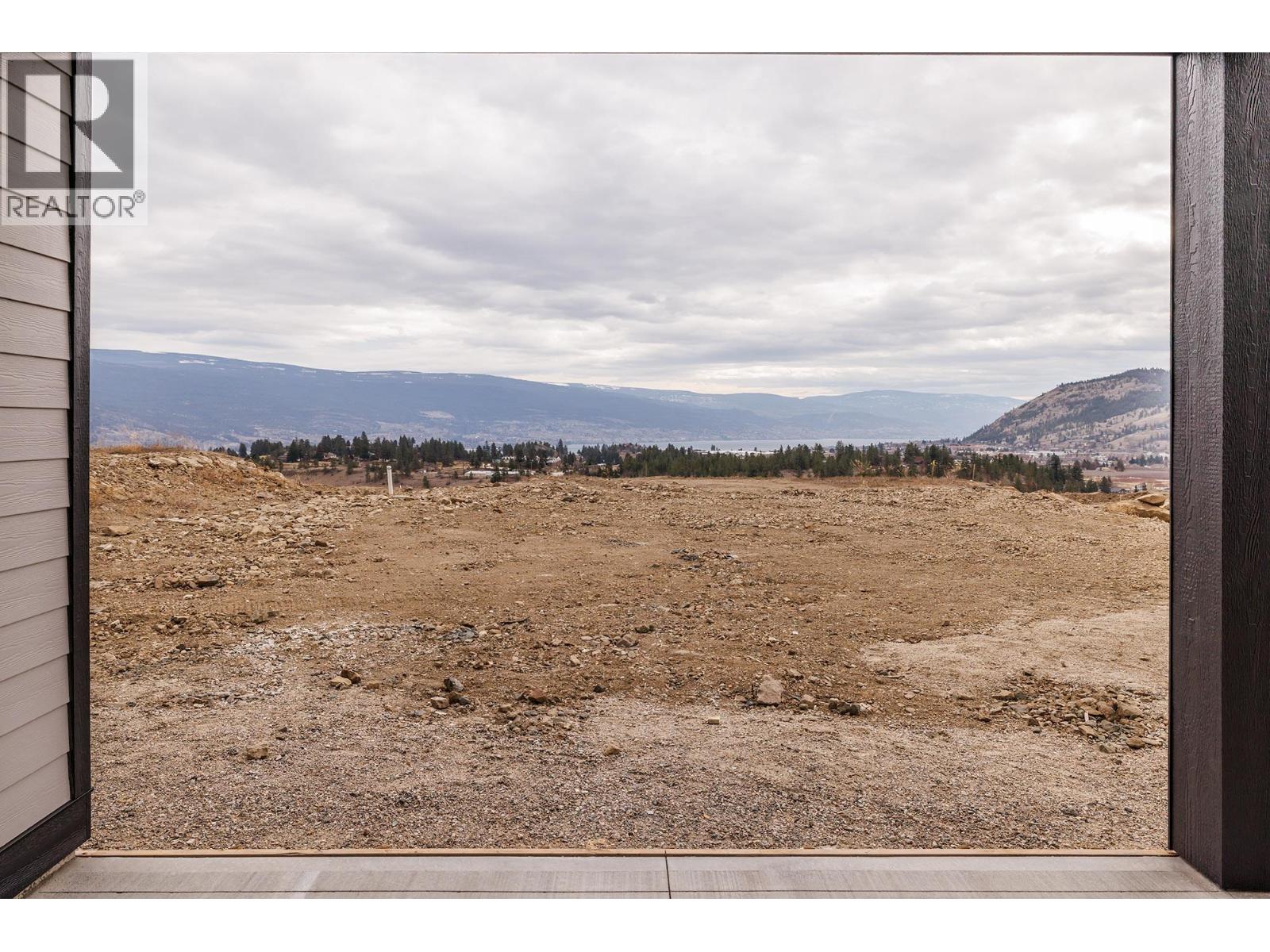 17567 Dickinson Place, Summerland