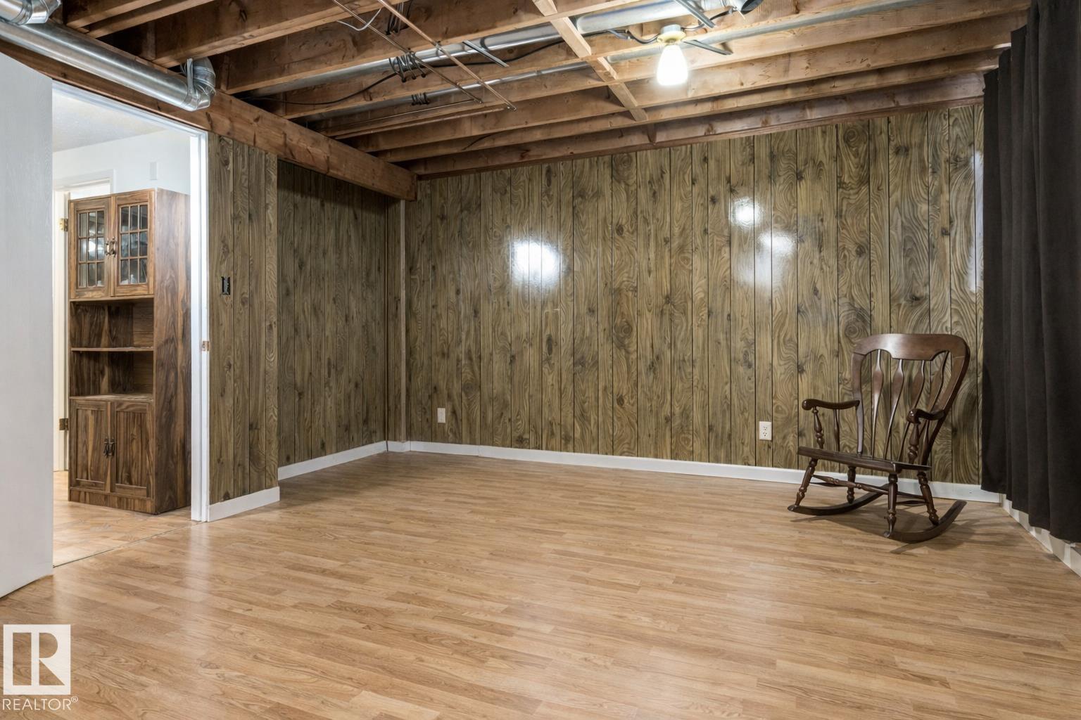 Single Family House Bi-level for Sale in   AV NW Edmonton 