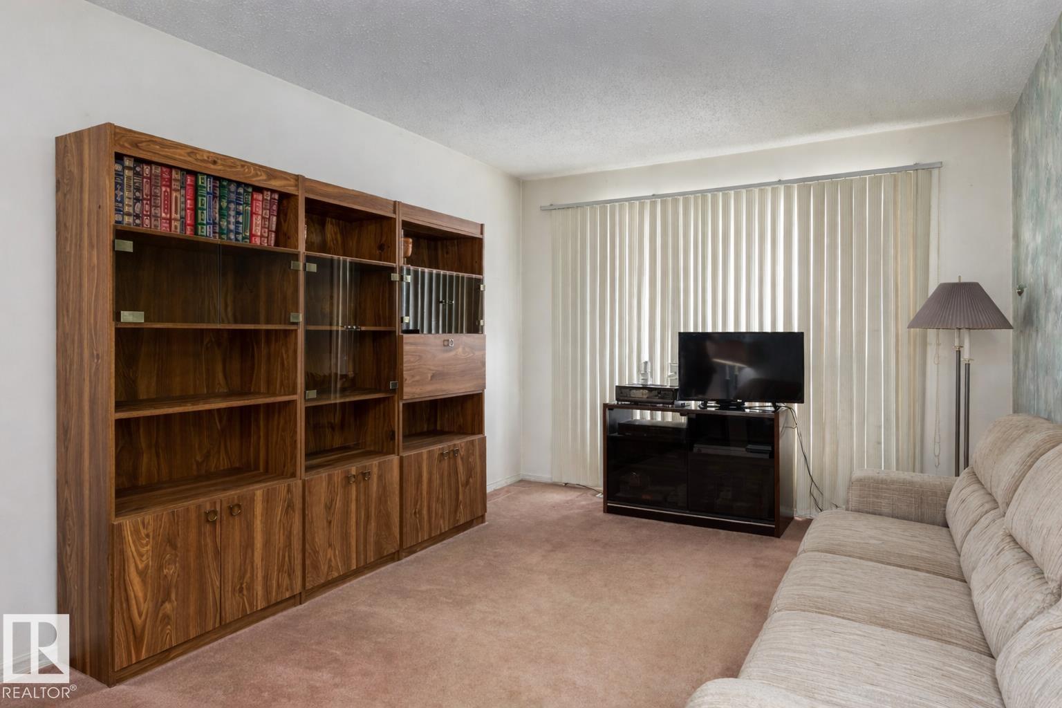 Single Family House Bi-level for Sale in   AV NW Edmonton 