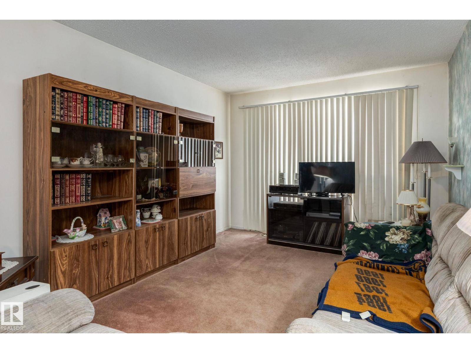 Single Family House Bi-level for Sale in   AV NW Edmonton 