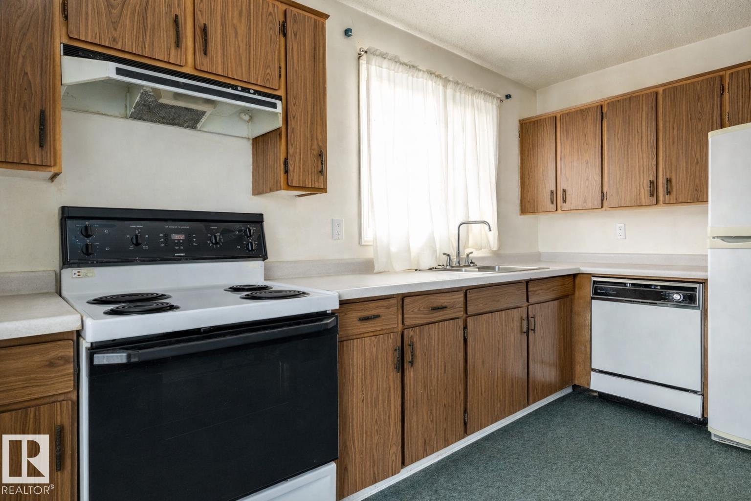 Single Family House Bi-level for Sale in   AV NW Edmonton 