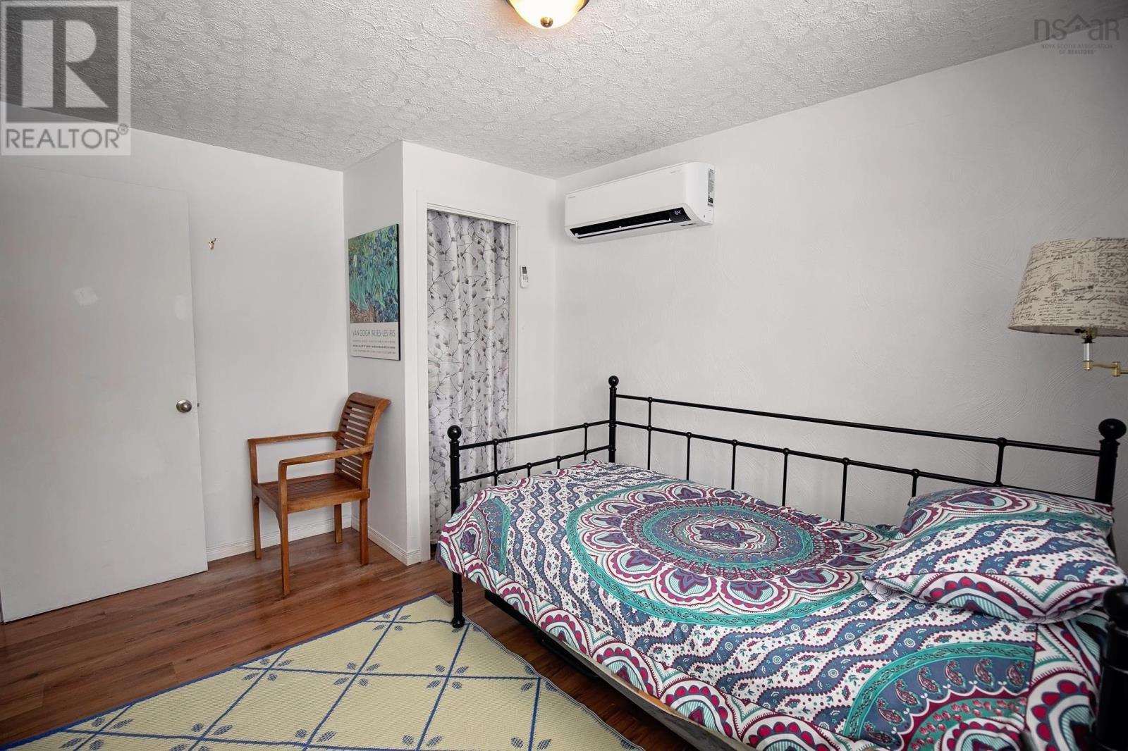 Property 22 of 41 of 255 Victoria Street E