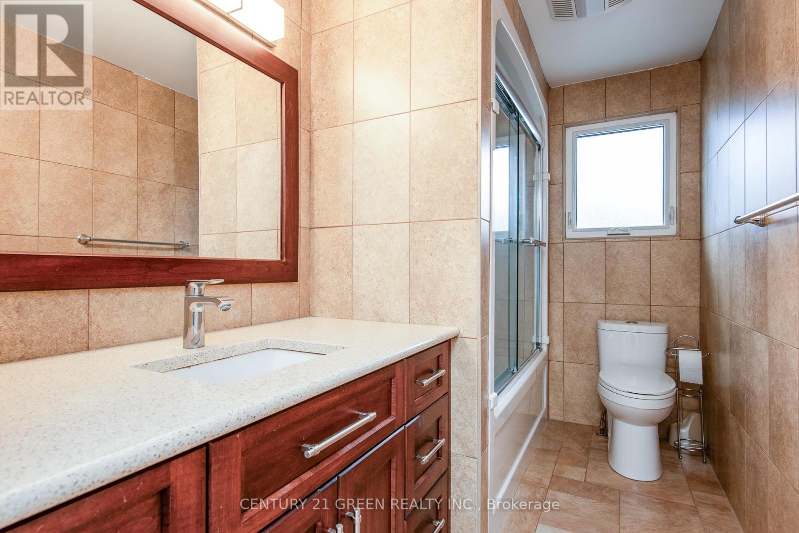 8 PAMELA PLACE - 33