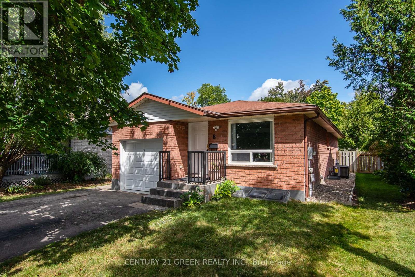 8 PAMELA PLACE - 4