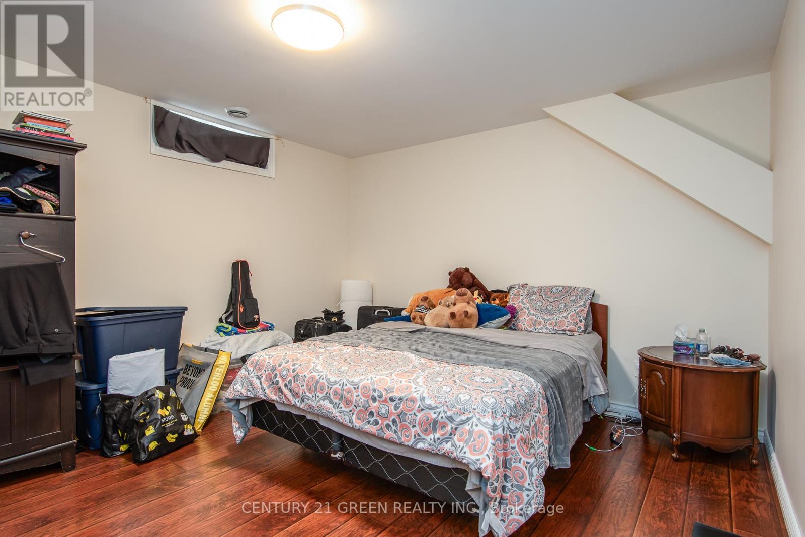 8 PAMELA PLACE - 44