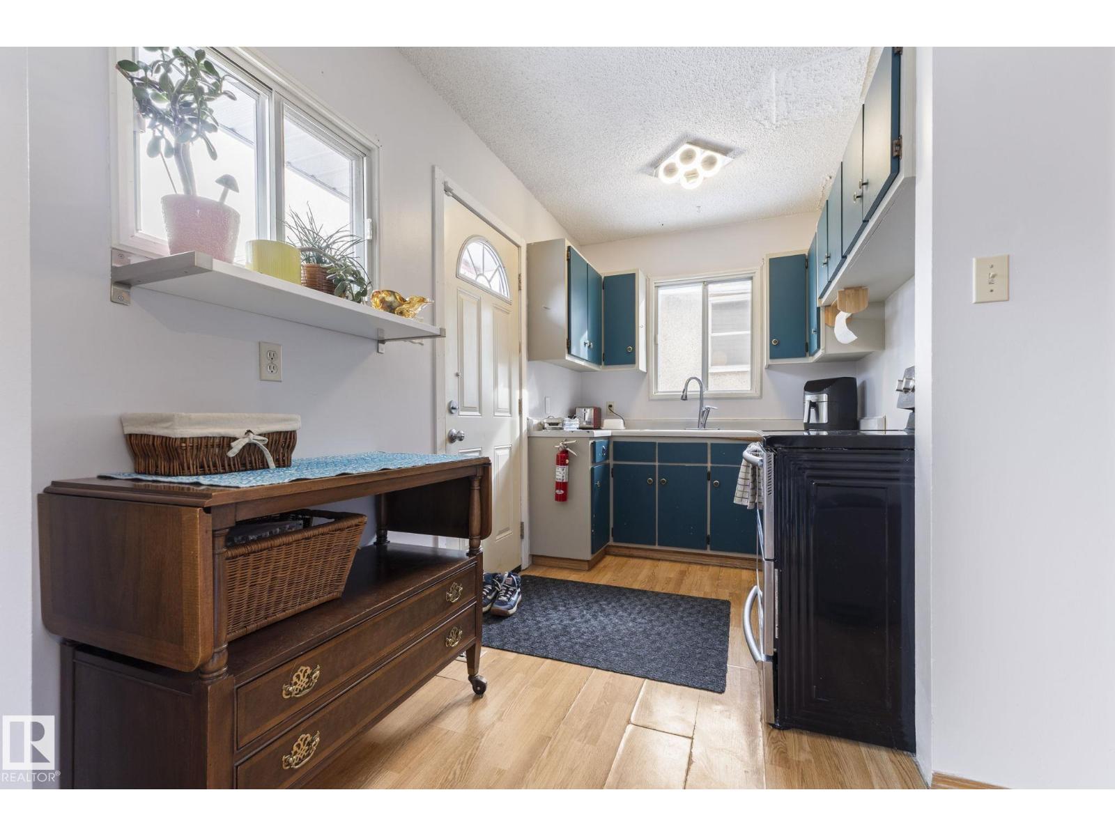 11521 92 ST NW, Edmonton