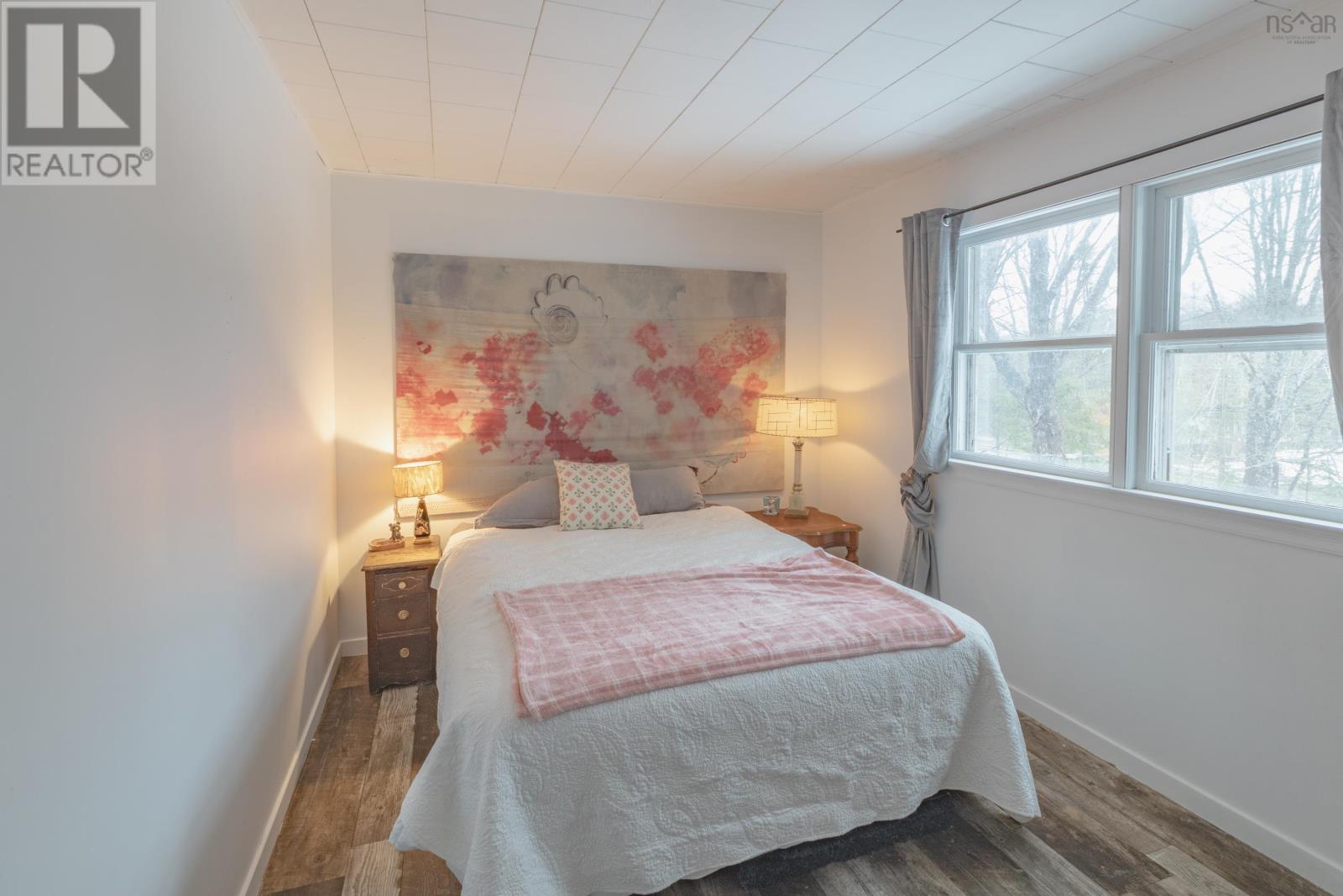 Property 19 of 28 of 109 Ohio Road