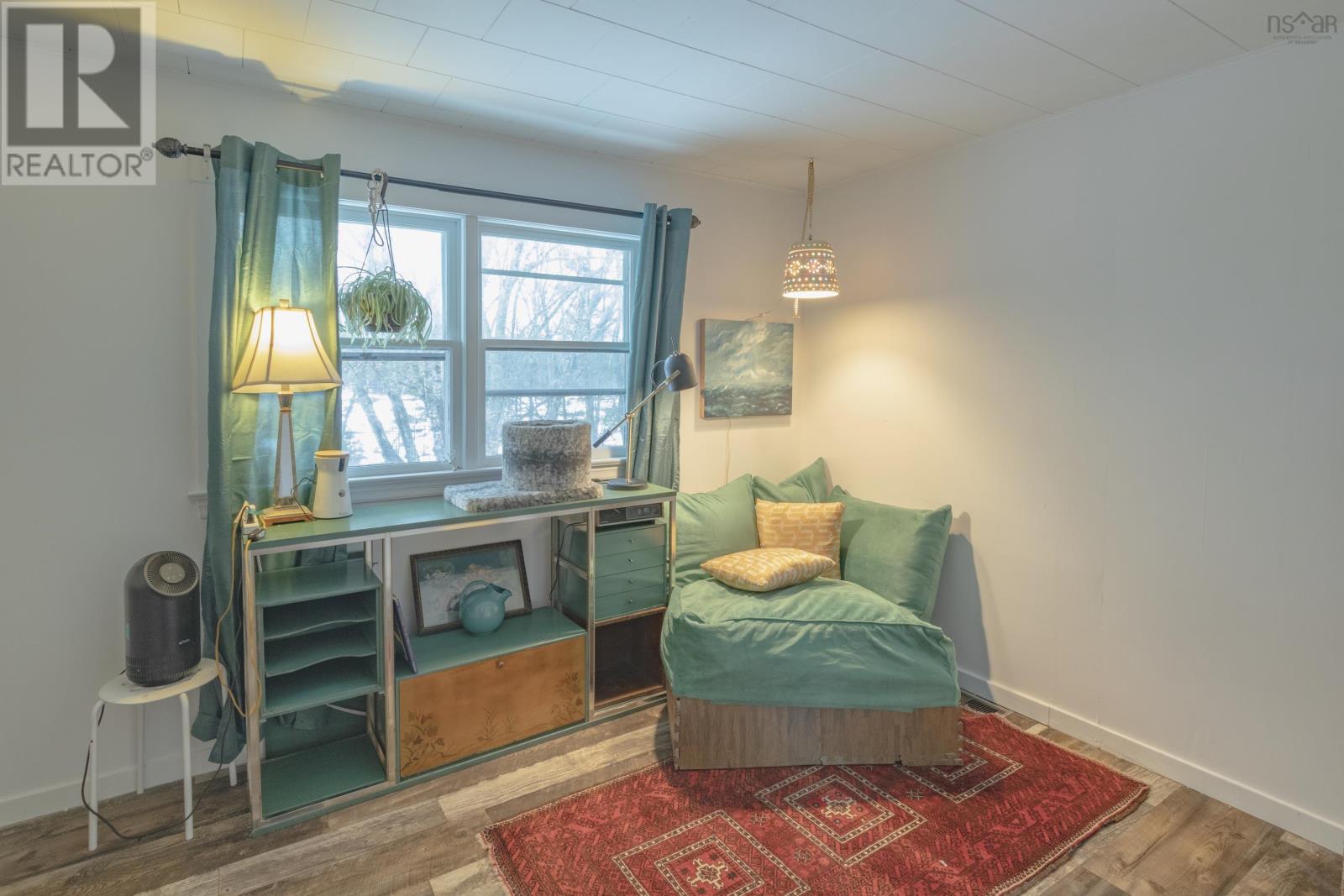 Property 20 of 28 of 109 Ohio Road