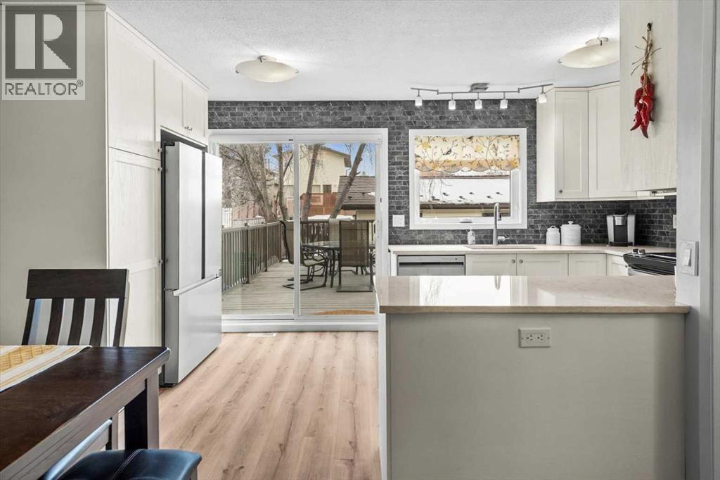 Single Family House for Sale in  Berkley Drive NW Beddington Heights Calgary 