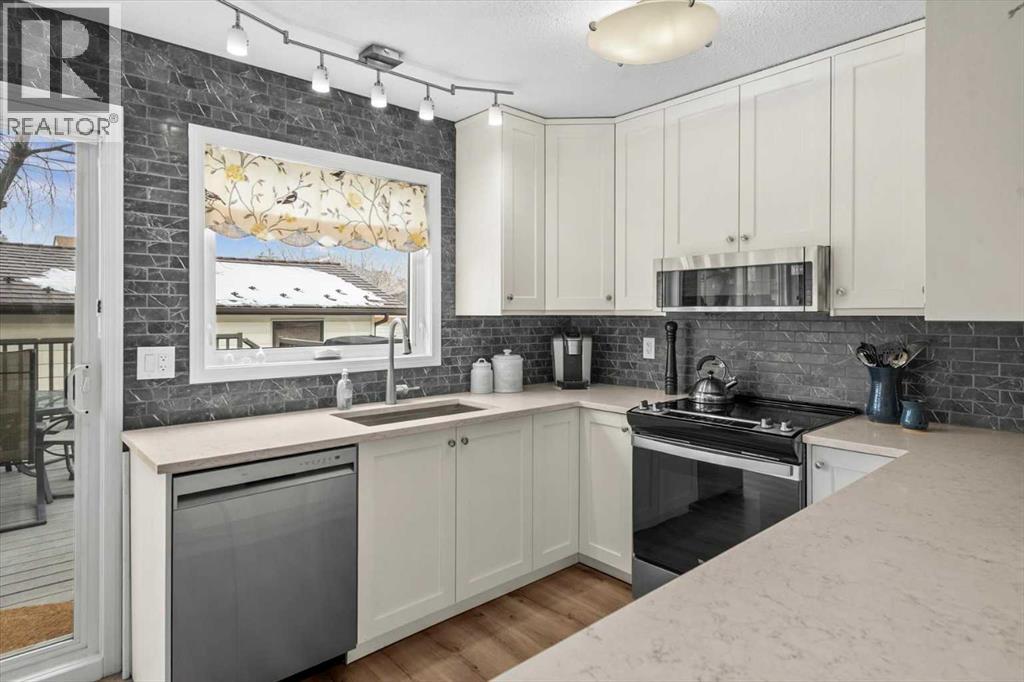 Single Family House for Sale in  Berkley Drive NW Beddington Heights Calgary 